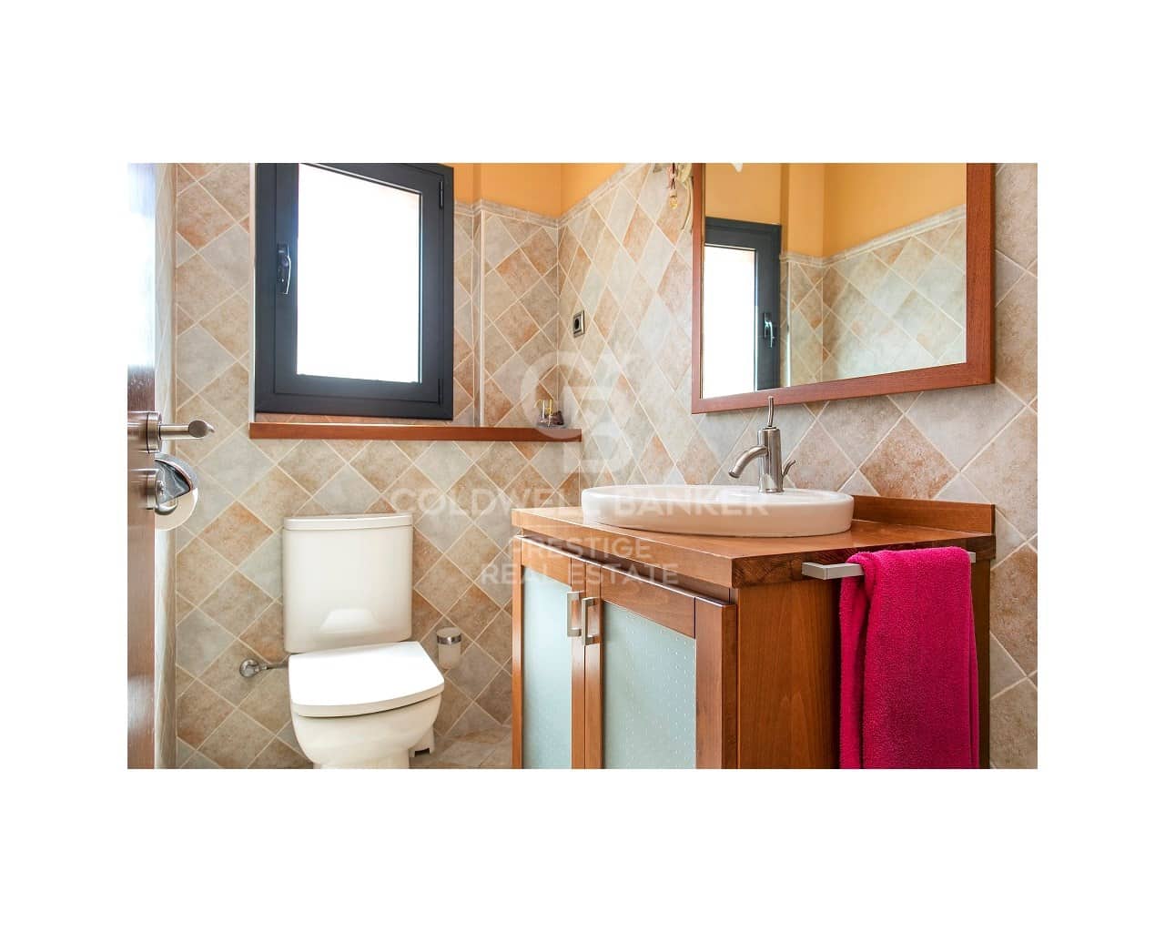 5 makuuhuone Huvila vuokrattavana paikassa Esplugues de Llobregat mukana uima-altaan 
autotalli - 8 500 € (Ref: 9806373)