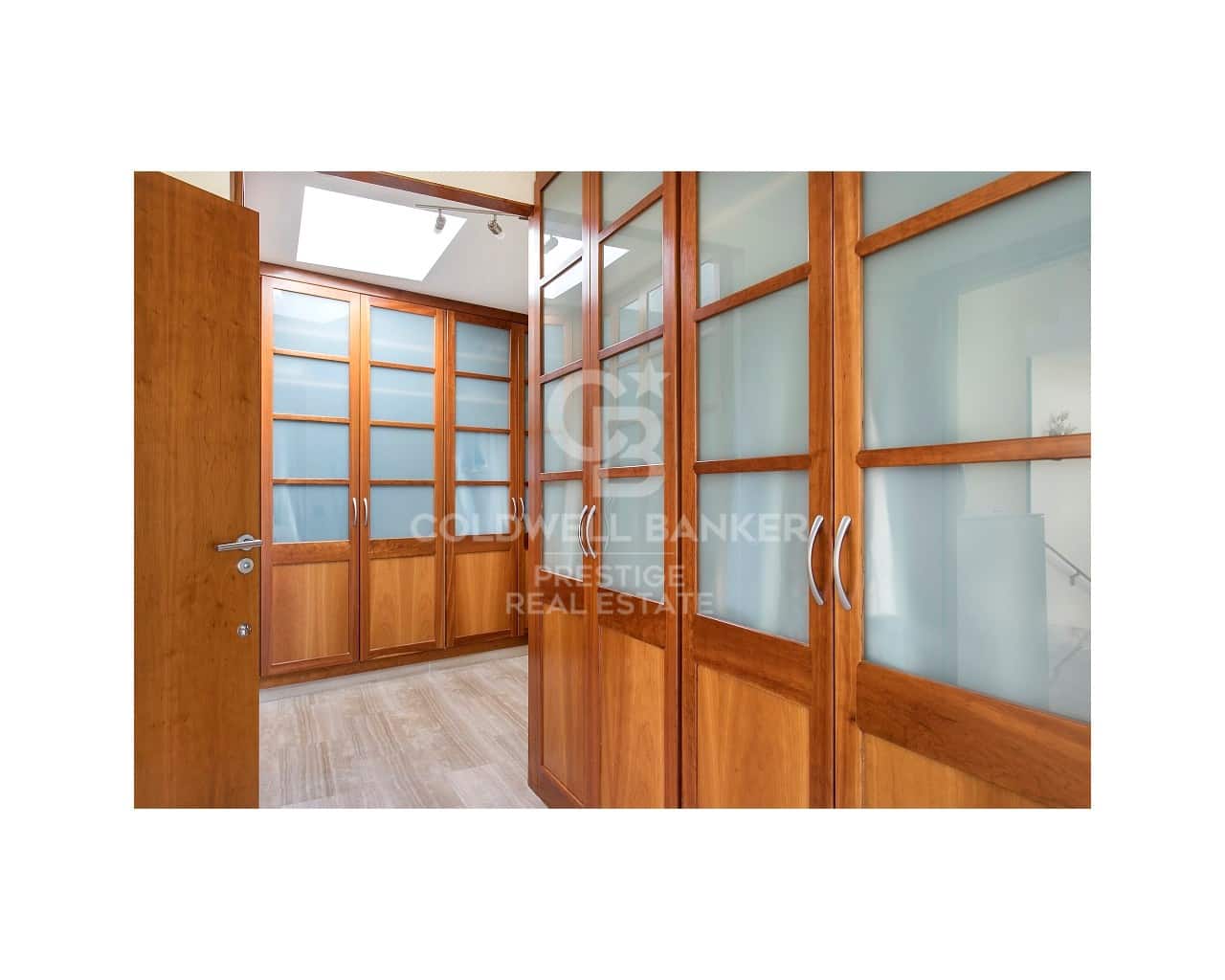 5 makuuhuone Huvila vuokrattavana paikassa Esplugues de Llobregat mukana uima-altaan 
autotalli - 8 500 € (Ref: 9806373)