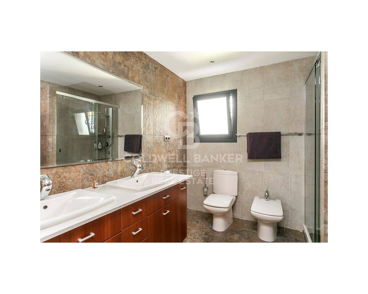 5 makuuhuone Huvila vuokrattavana paikassa Esplugues de Llobregat mukana uima-altaan 
autotalli - 8 500 € (Ref: 9806373)