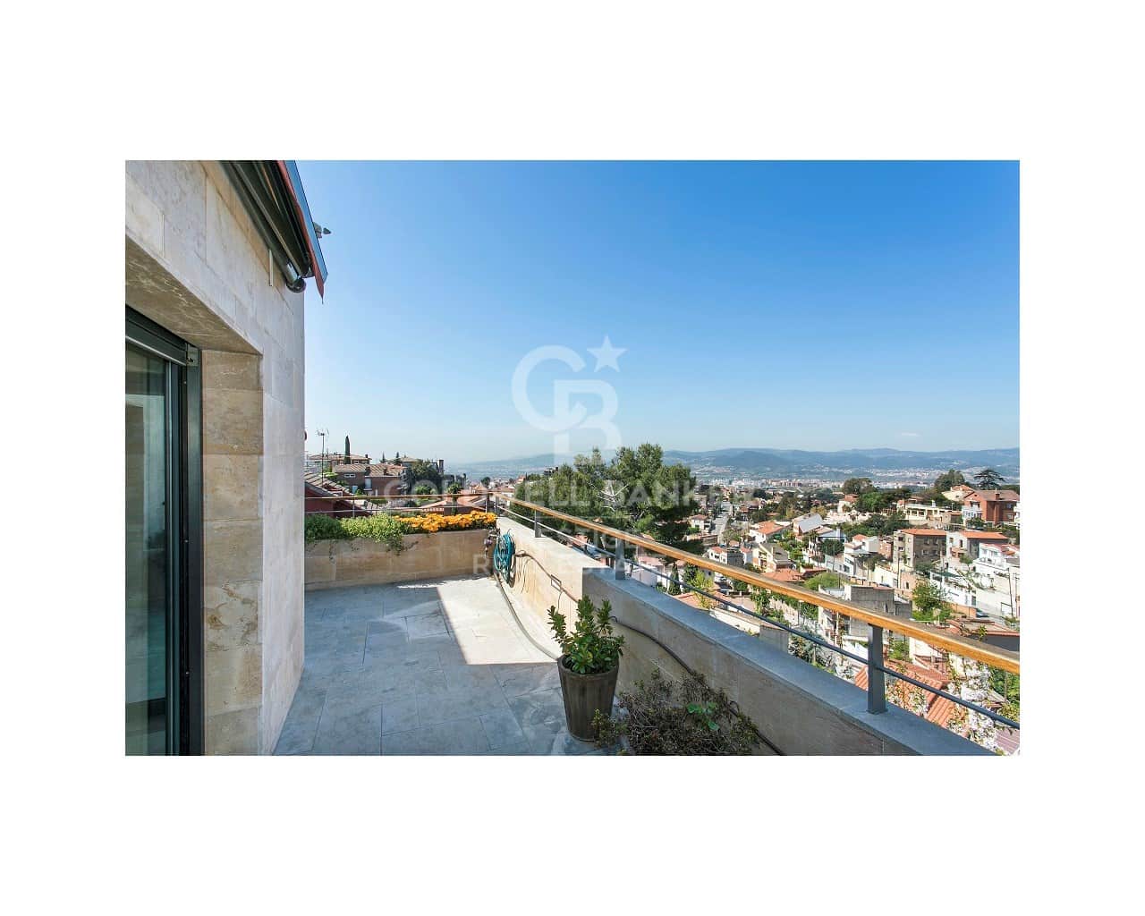 5 makuuhuone Huvila vuokrattavana paikassa Esplugues de Llobregat mukana uima-altaan 
autotalli - 8 500 € (Ref: 9806373)