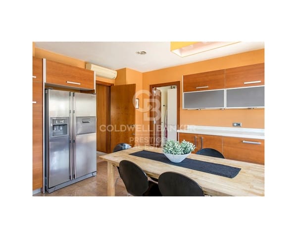 5 makuuhuone Huvila vuokrattavana paikassa Esplugues de Llobregat mukana uima-altaan 
autotalli - 8 500 € (Ref: 9806373)