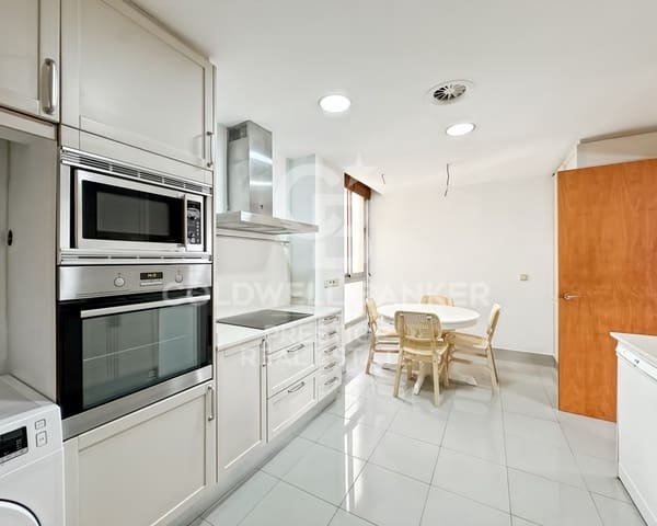 3 bedroom Flat for rent in La Dreta de L'Eixample, Barcelona city with garage - € 2,755 (Ref: 9808052)