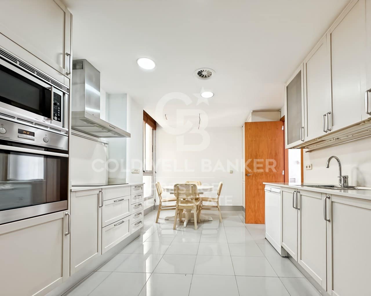 3 bedroom Flat for rent in Barcelona city with garage - € 2,755 (Ref: 9808052)