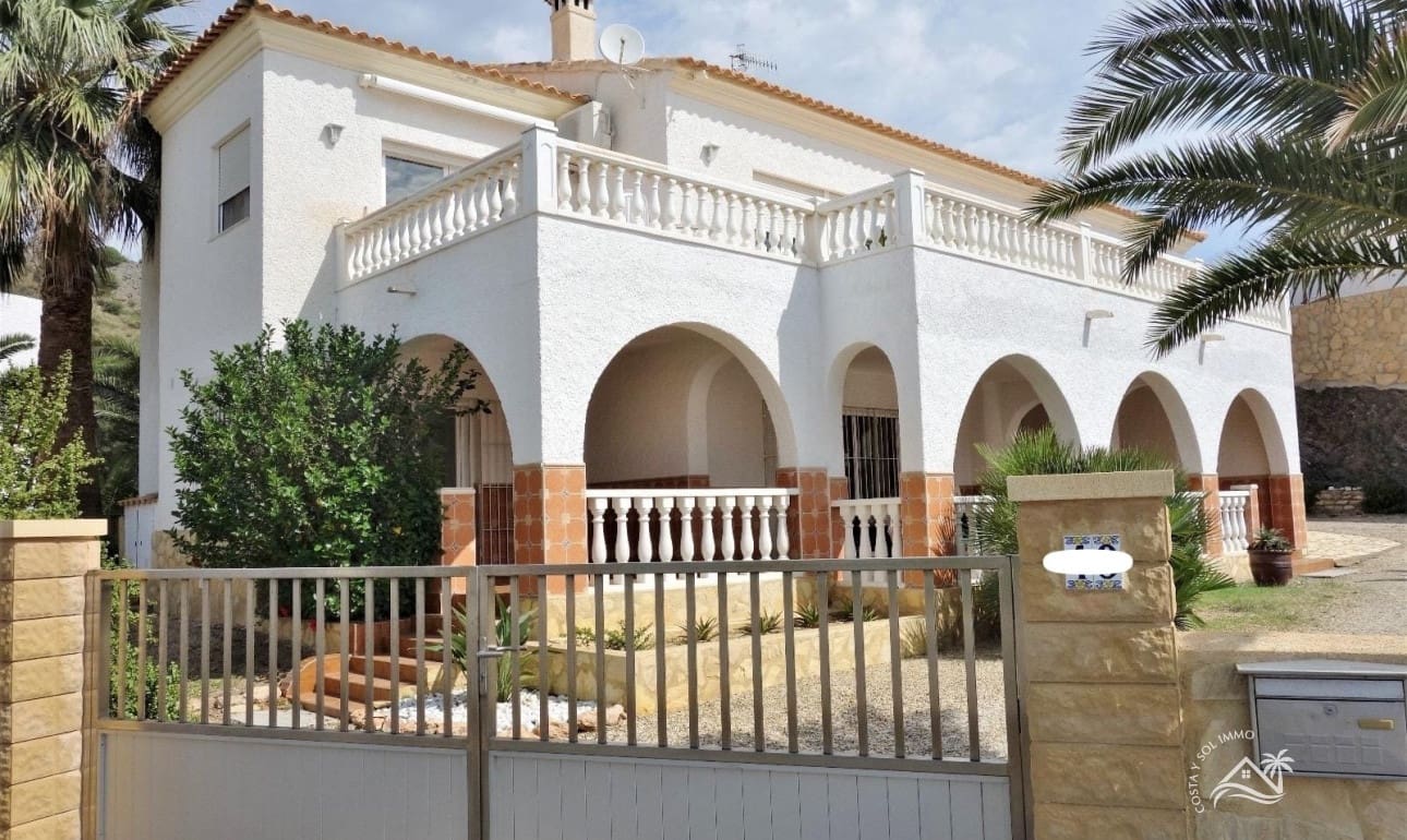 6 soverom Villa til salgs i El Calon med garasje - € 525 000 (Ref: 8624428)