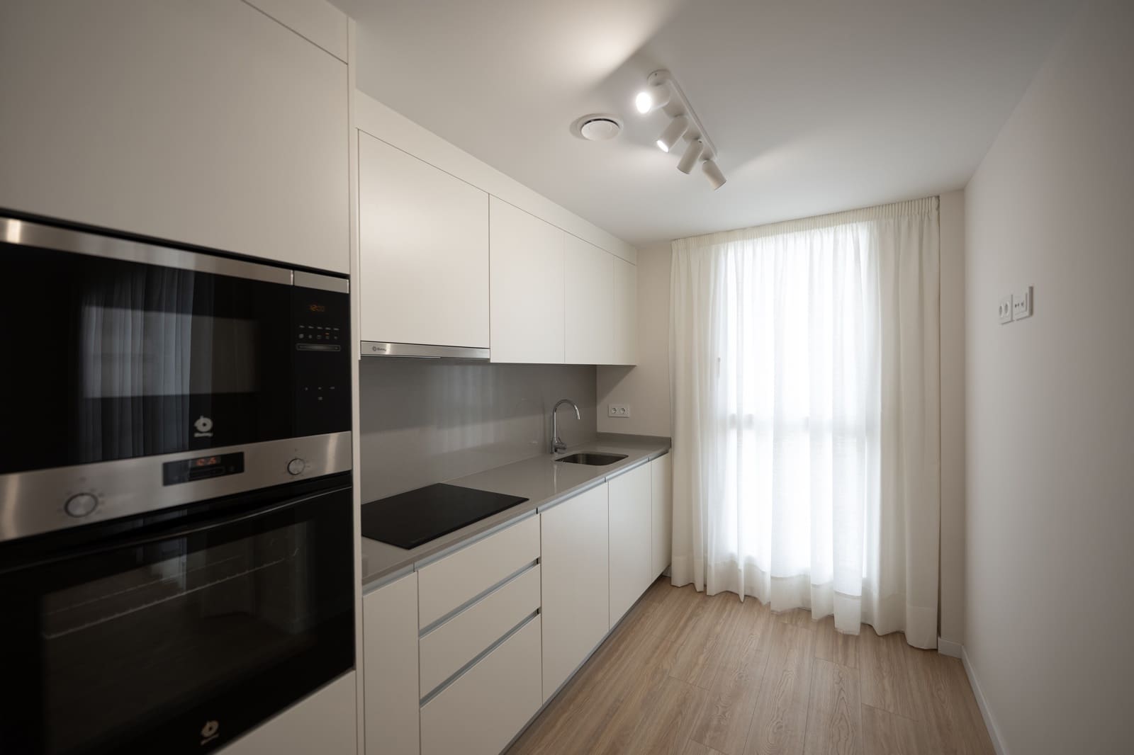 2 quarto Penthouse para arrendar em Palma de Mallorca com piscina garagem - 4 000 € (Ref: 9614294)