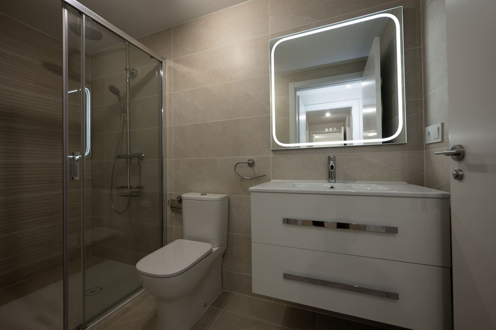 2 quarto Penthouse para arrendar em Palma de Mallorca com piscina garagem - 4 000 € (Ref: 9614294)