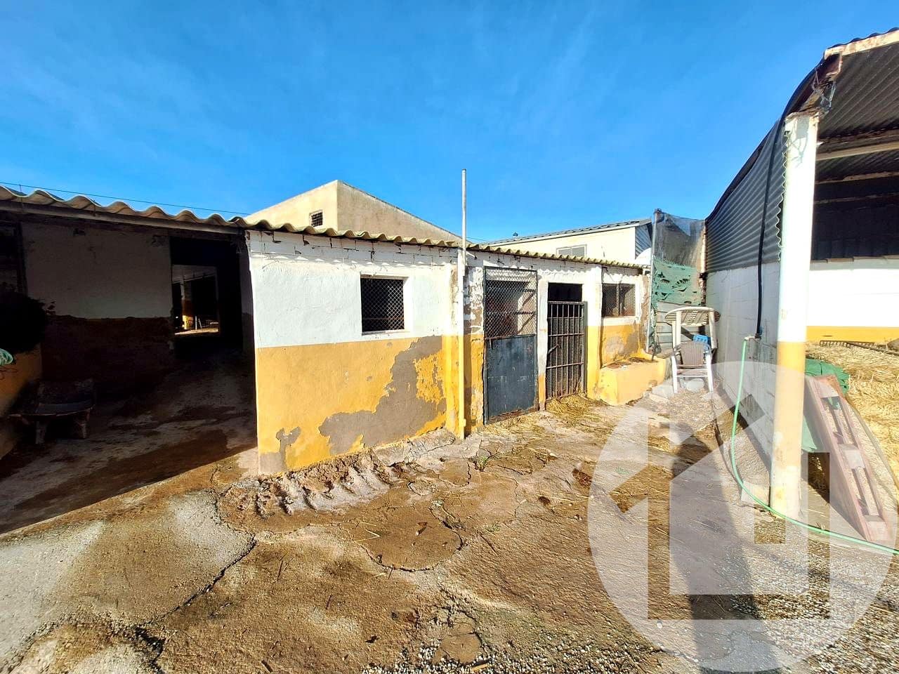 6 bedroom Finca/Country House for sale in Torre-Pacheco - € 158,900 (Ref: 9896981)