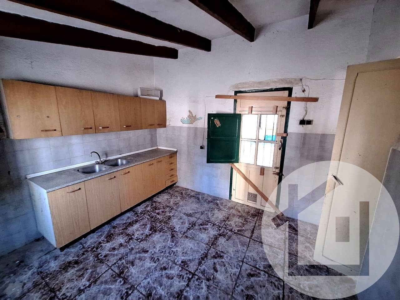 6 bedroom Finca/Country House for sale in Torre-Pacheco - € 158,900 (Ref: 9896981)