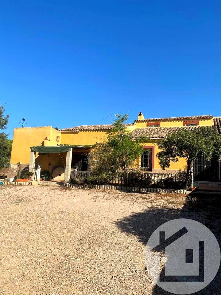 9 makuuhuone Maalaistalo myytävänä paikassa Los Montesinos mukana uima-altaan - 269 000 € (Ref: 9896989)