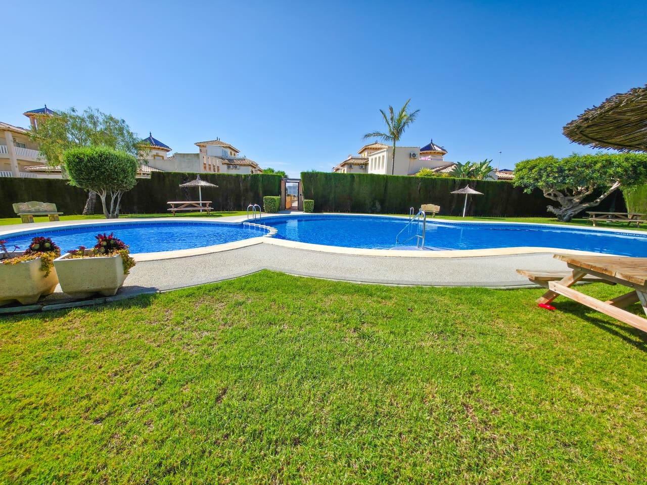 2 Zimmer Apartment zu verkaufen in Orihuela Costa mit Pool Garage - 157.500 € (Ref: 10000971)