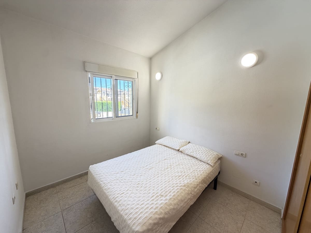 2 Zimmer Apartment zu verkaufen in Villamartin mit Pool - 139.995 € (Ref: 10001366)