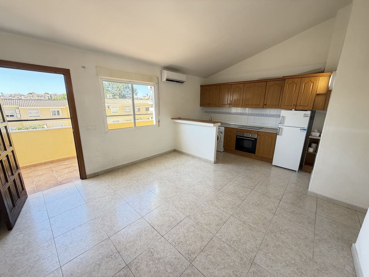 2 Zimmer Apartment zu verkaufen in Villamartin mit Pool - 139.995 € (Ref: 10001366)