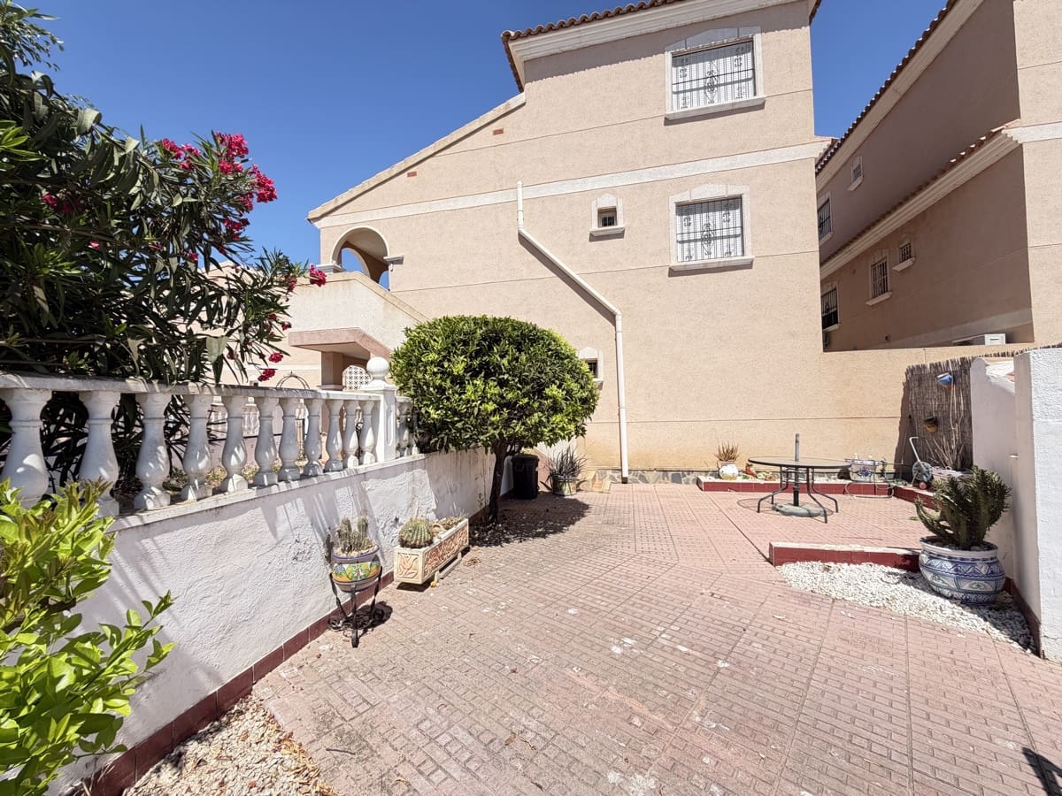 3 sovrum Lägenhet till salu i La Zenia med pool - 189 000 € (Ref: 10001368)