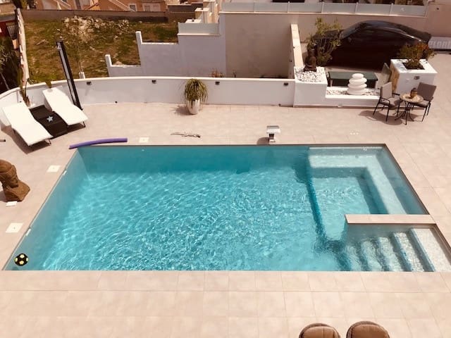 4 sovrum Villa till salu i Ciudad Quesada med pool - 635 000 € (Ref: 10004364)