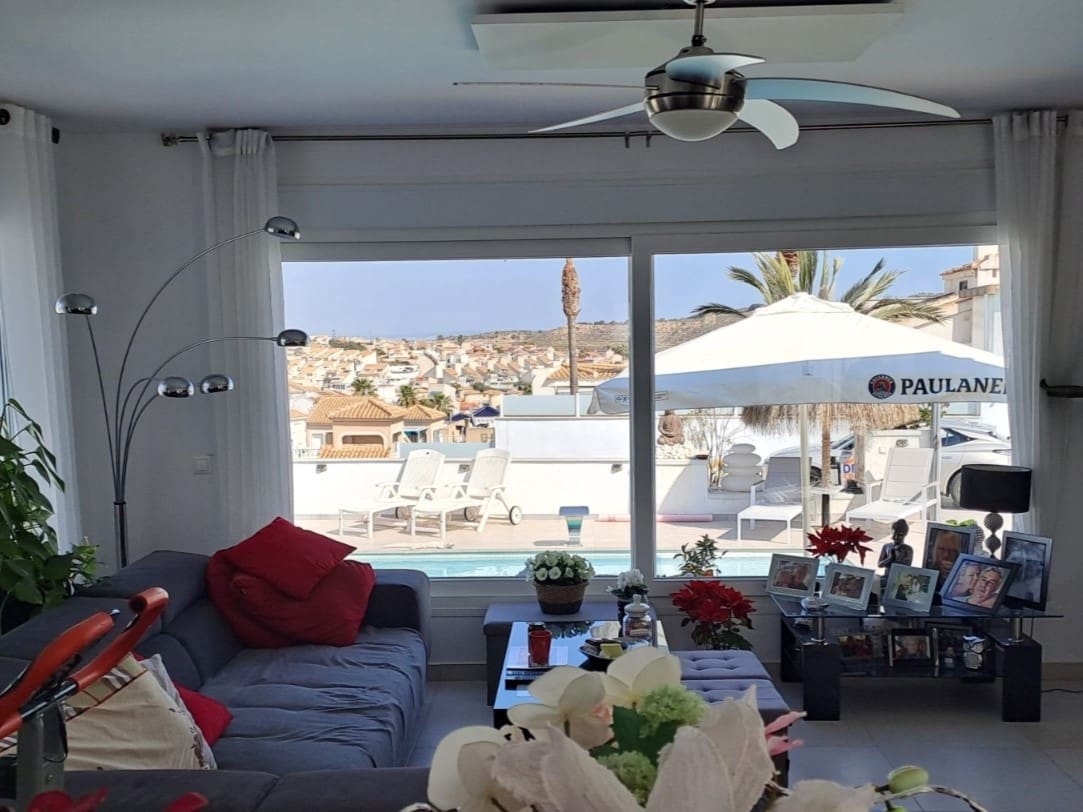 4 sovrum Villa till salu i Ciudad Quesada med pool - 635 000 € (Ref: 10004364)
