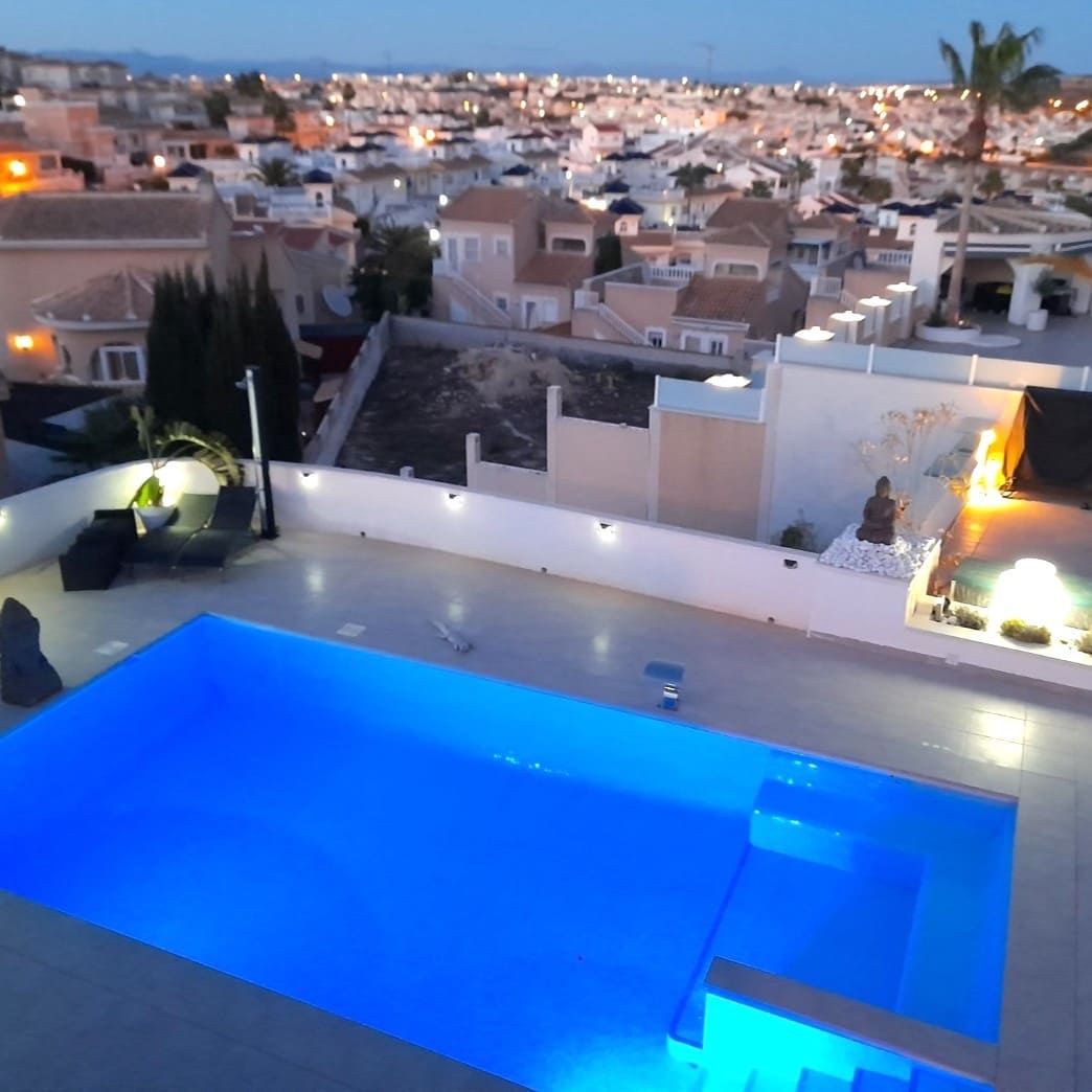4 sovrum Villa till salu i Ciudad Quesada med pool - 635 000 € (Ref: 10004364)