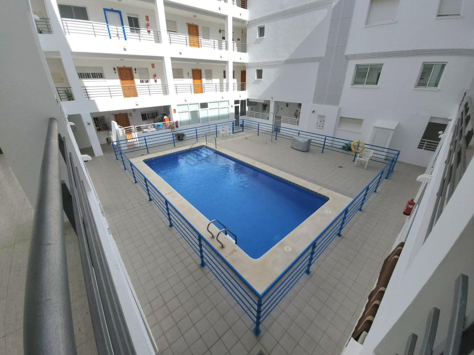 Apartamento de 2 habitaciones en Almoradí en venta con piscina - 95.000 € (Ref: 10004365)
