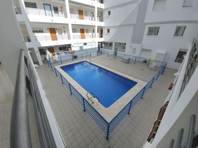 Apartamento de 2 habitaciones en Almoradí en venta con piscina - 95.000 € (Ref: 10004365)