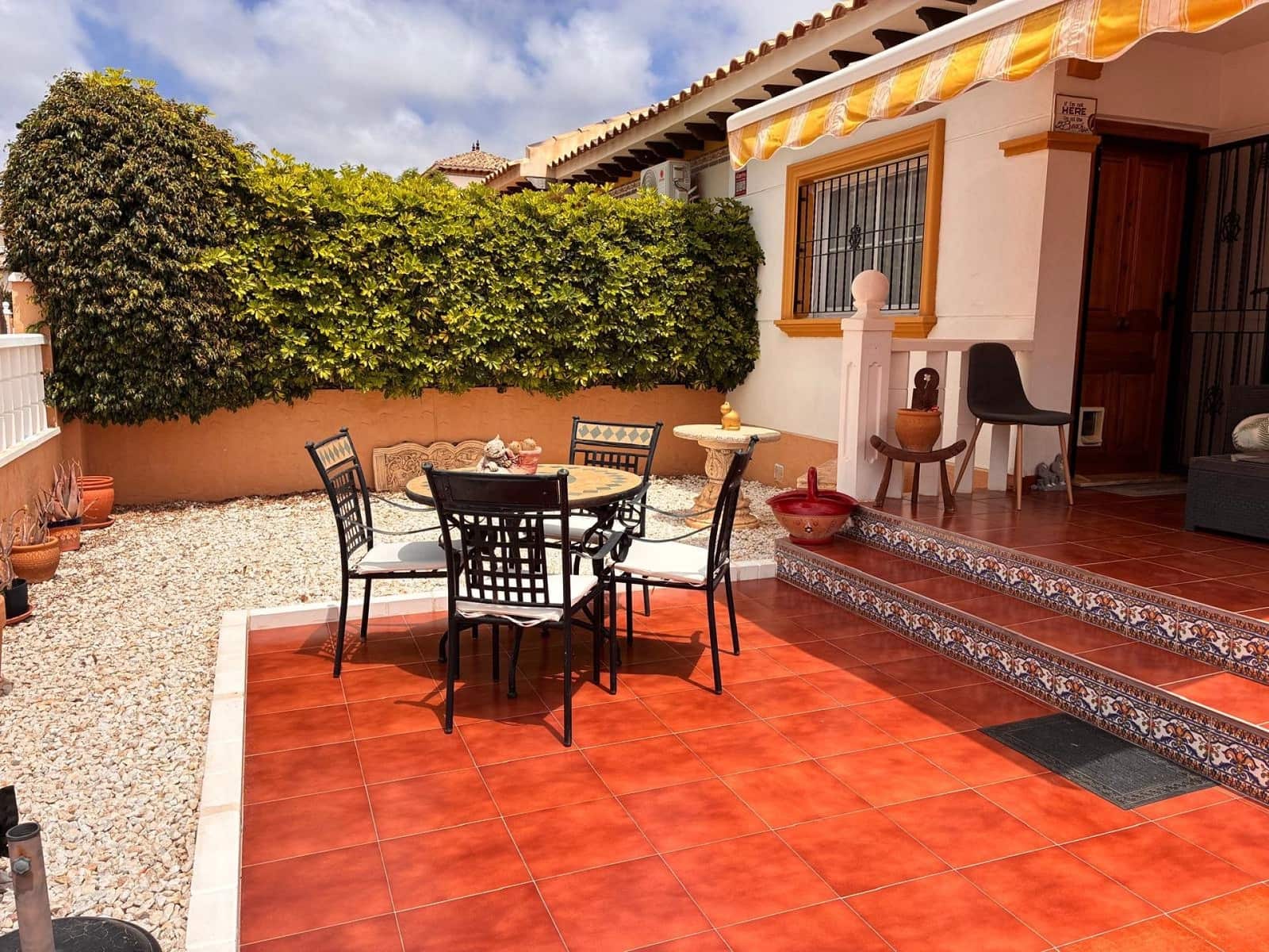 2 soverom Kjedet enebolig til salgs i Orihuela Costa med svømmebasseng - € 249 995 (Ref: 10004370)