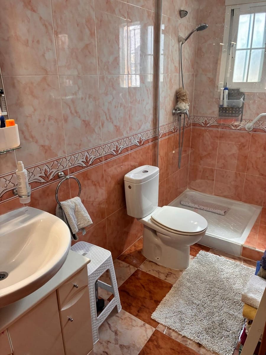 2 soverom Kjedet enebolig til salgs i Orihuela Costa med svømmebasseng - € 249 995 (Ref: 10004370)