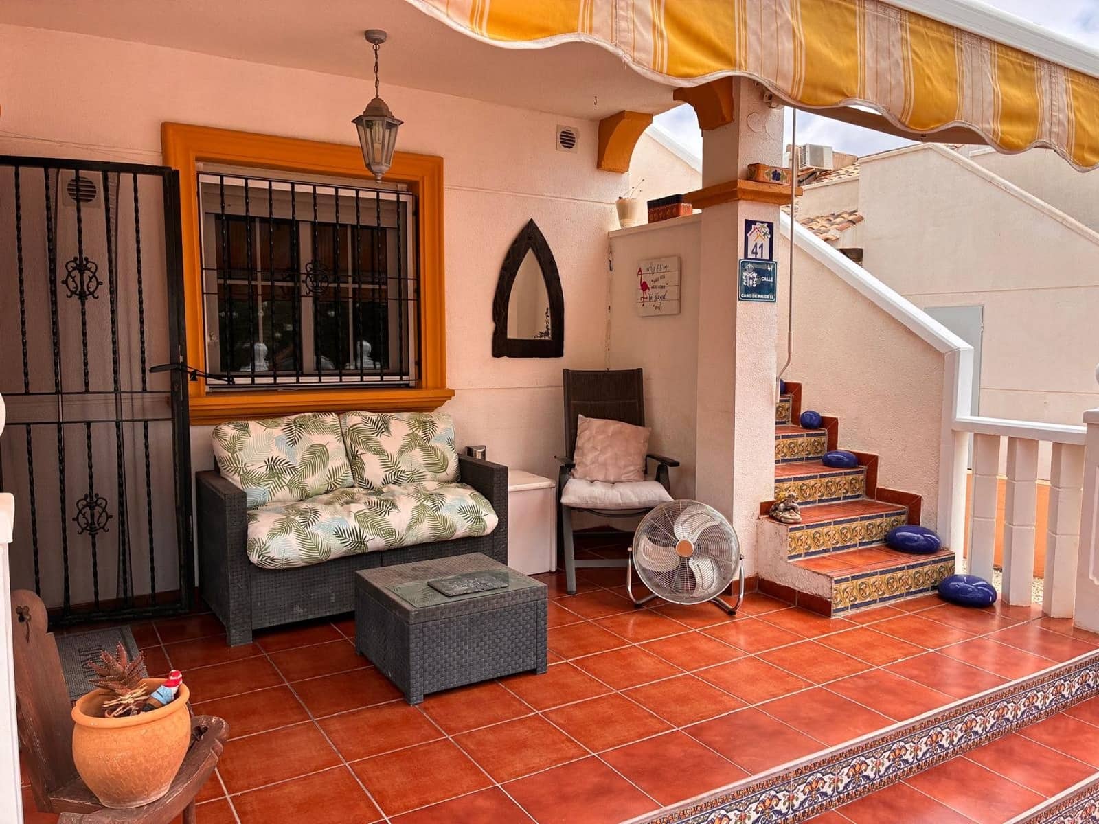 2 soverom Kjedet enebolig til salgs i Orihuela Costa med svømmebasseng - € 249 995 (Ref: 10004370)