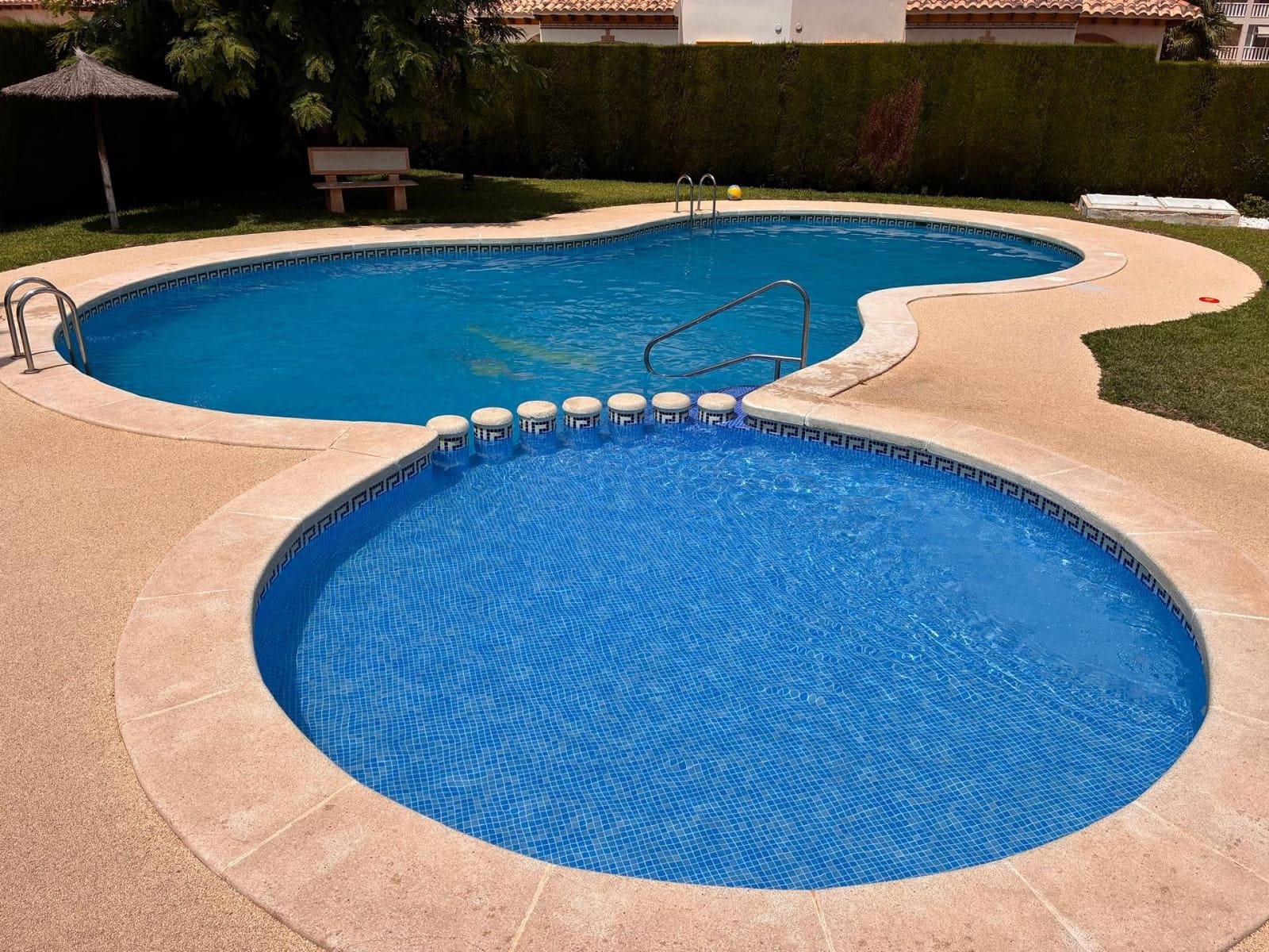 2 soverom Kjedet enebolig til salgs i Orihuela Costa med svømmebasseng - € 249 995 (Ref: 10004370)
