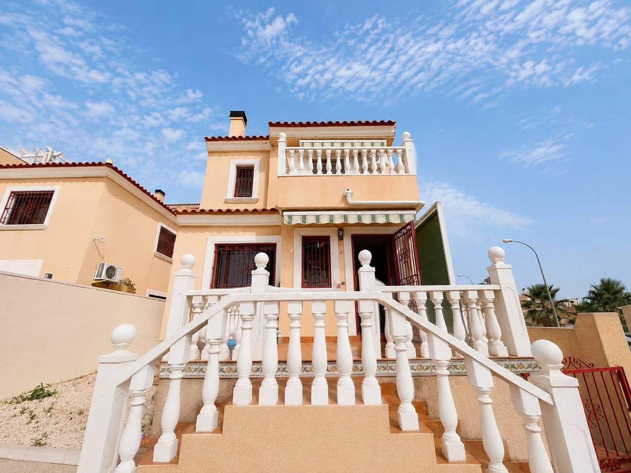2 bedroom Villa for sale in Villamartin with pool garage - € 220,000 (Ref: 10004374)
