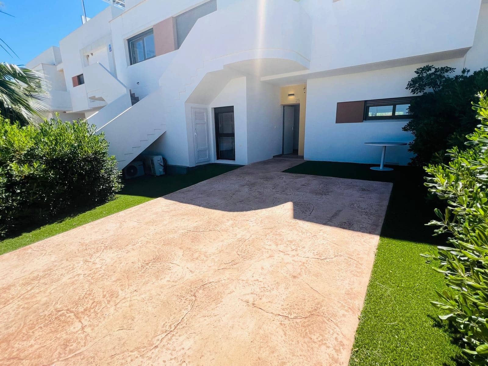 2 soverom Leilighet til salgs i Entre Naranjos med svømmebasseng - € 249 000 (Ref: 10004747)