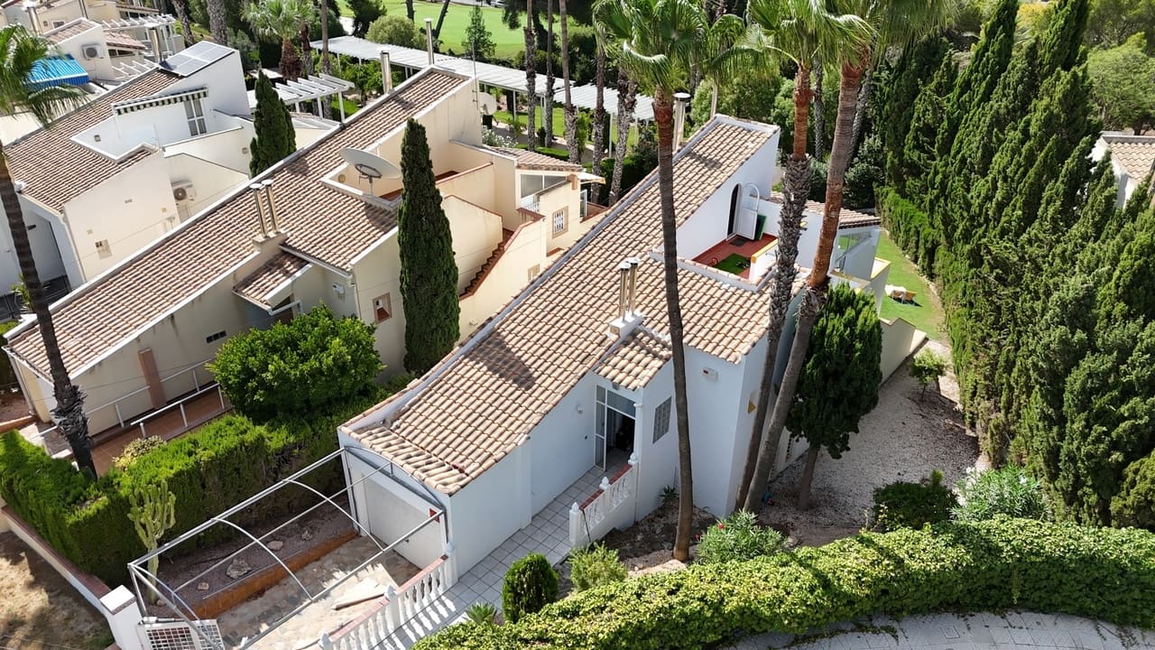3 soverom Villa til salgs i Villamartin med svømmebasseng garasje - € 524 995 (Ref: 10005903)