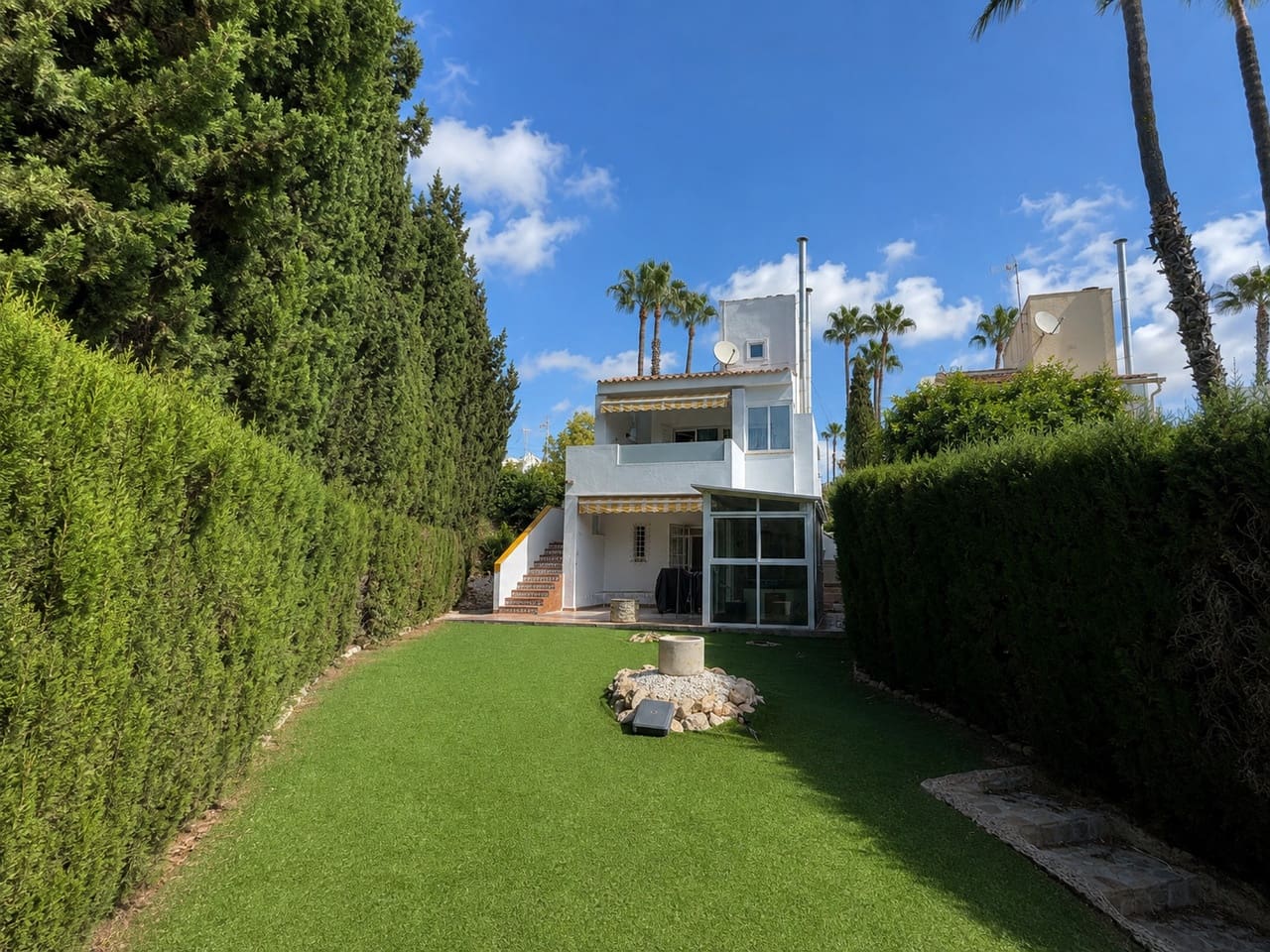 3 soverom Villa til salgs i Villamartin med svømmebasseng garasje - € 524 995 (Ref: 10005903)