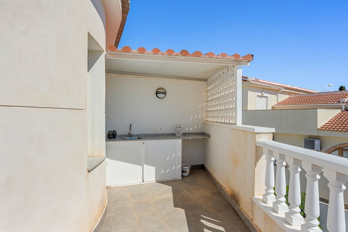 5 bedroom Villa for sale in Ciudad Quesada with pool garage - € 480,000 (Ref: 10012292)