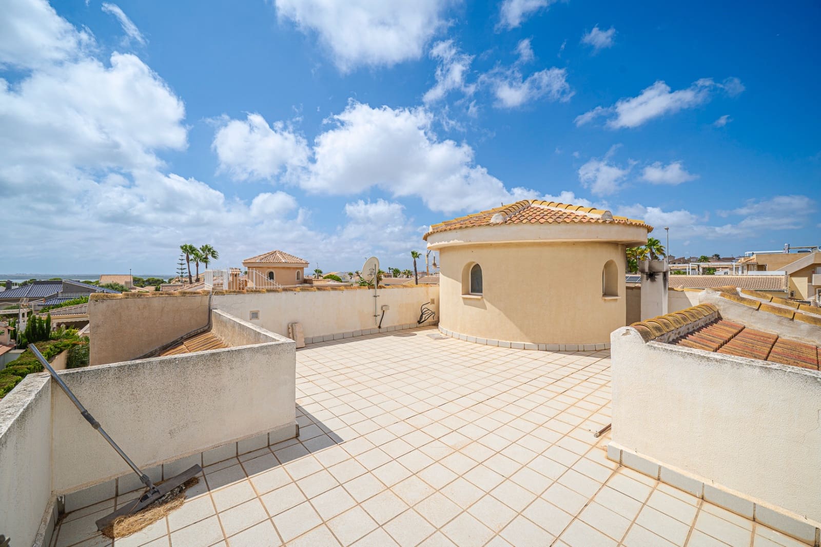 3 slaapkamer Villa te koop in Ciudad Quesada met zwembad - € 399.000 (Ref: 10012293)