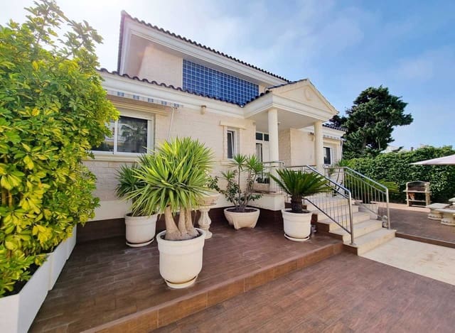 5 bedroom Villa for sale in La Mata, Torrevieja with pool garage - € 1,170,000 (Ref: 10015922)