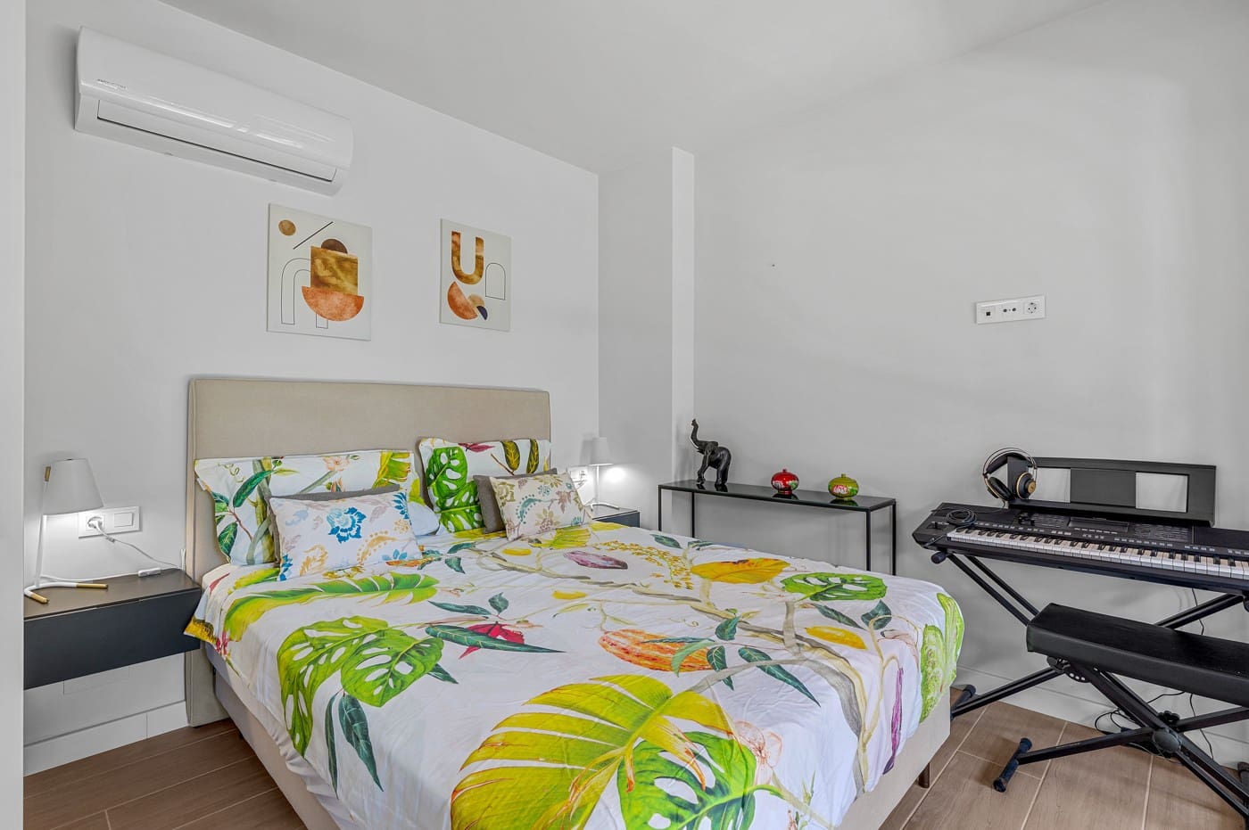 2 soverom Leilighet til salgs i Villamartin med svømmebasseng garasje - € 254 900 (Ref: 10018117)