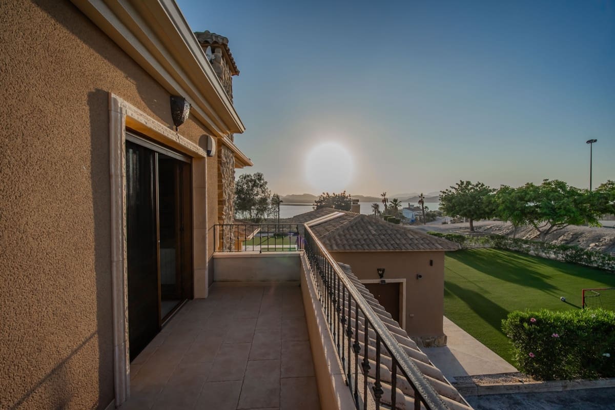 6 bedroom Villa for sale in Torremendo with pool - € 2,250,000 (Ref: 10021217)