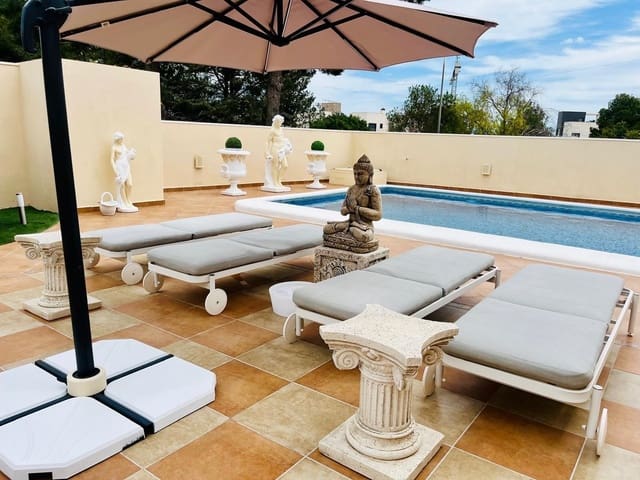 4 slaapkamer Villa te koop in San Miguel de Salinas met zwembad garage - € 799.000 (Ref: 10021219)