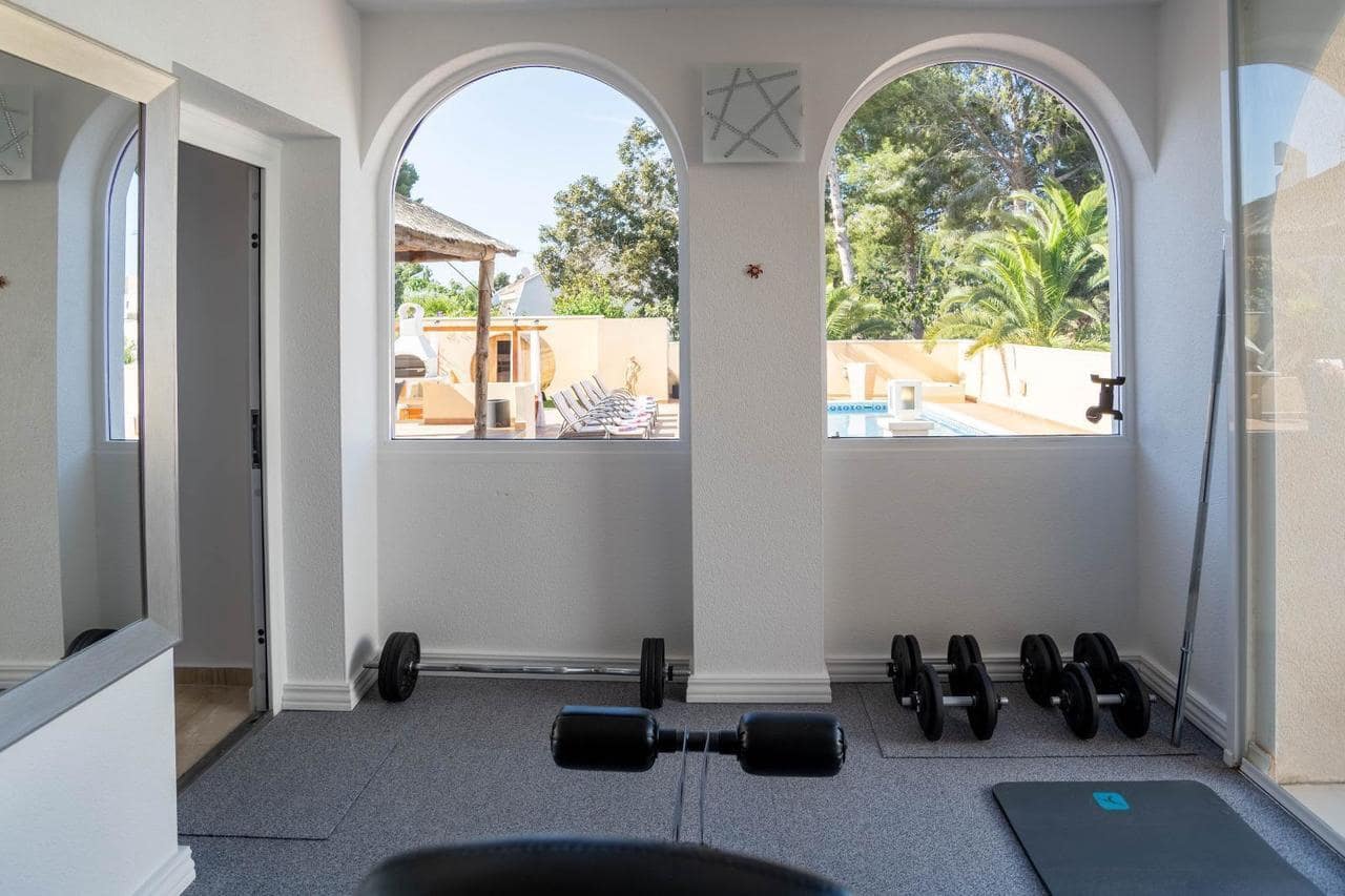 4 slaapkamer Villa te koop in San Miguel de Salinas met zwembad garage - € 799.000 (Ref: 10021219)
