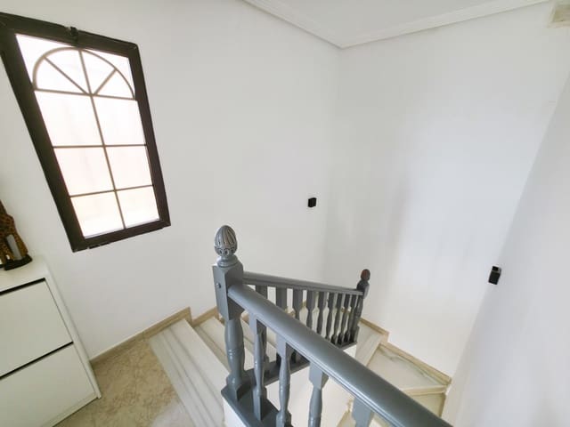2 bedroom Villa for sale in Villamartin, Orihuela with pool garage - € 217,950 (Ref: 10023014)