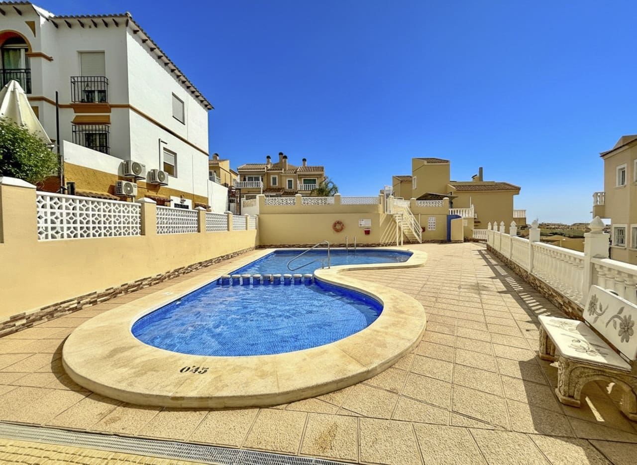 2 bedroom Villa for sale in Villamartin with pool garage - € 217,950 (Ref: 10023014)
