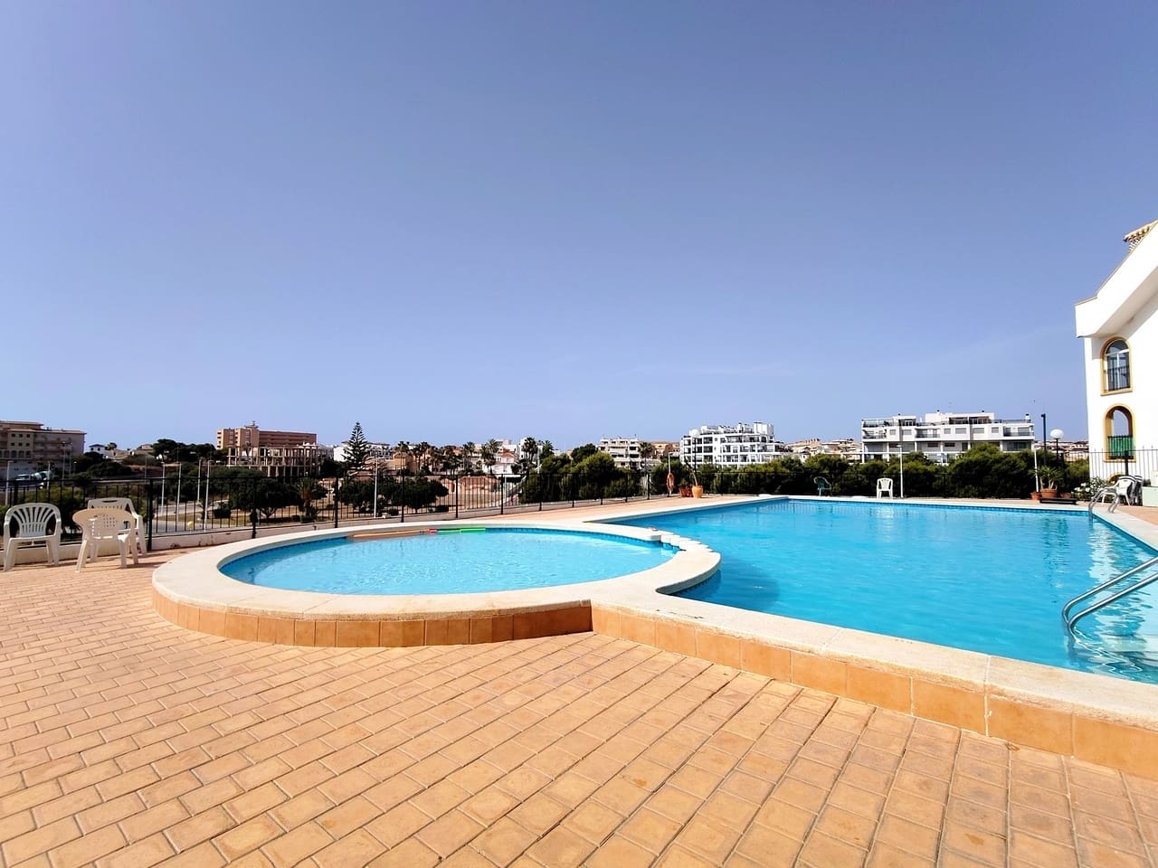 2 Zimmer Apartment zu verkaufen in La Zenia mit Pool - 169.900 € (Ref: 10023167)