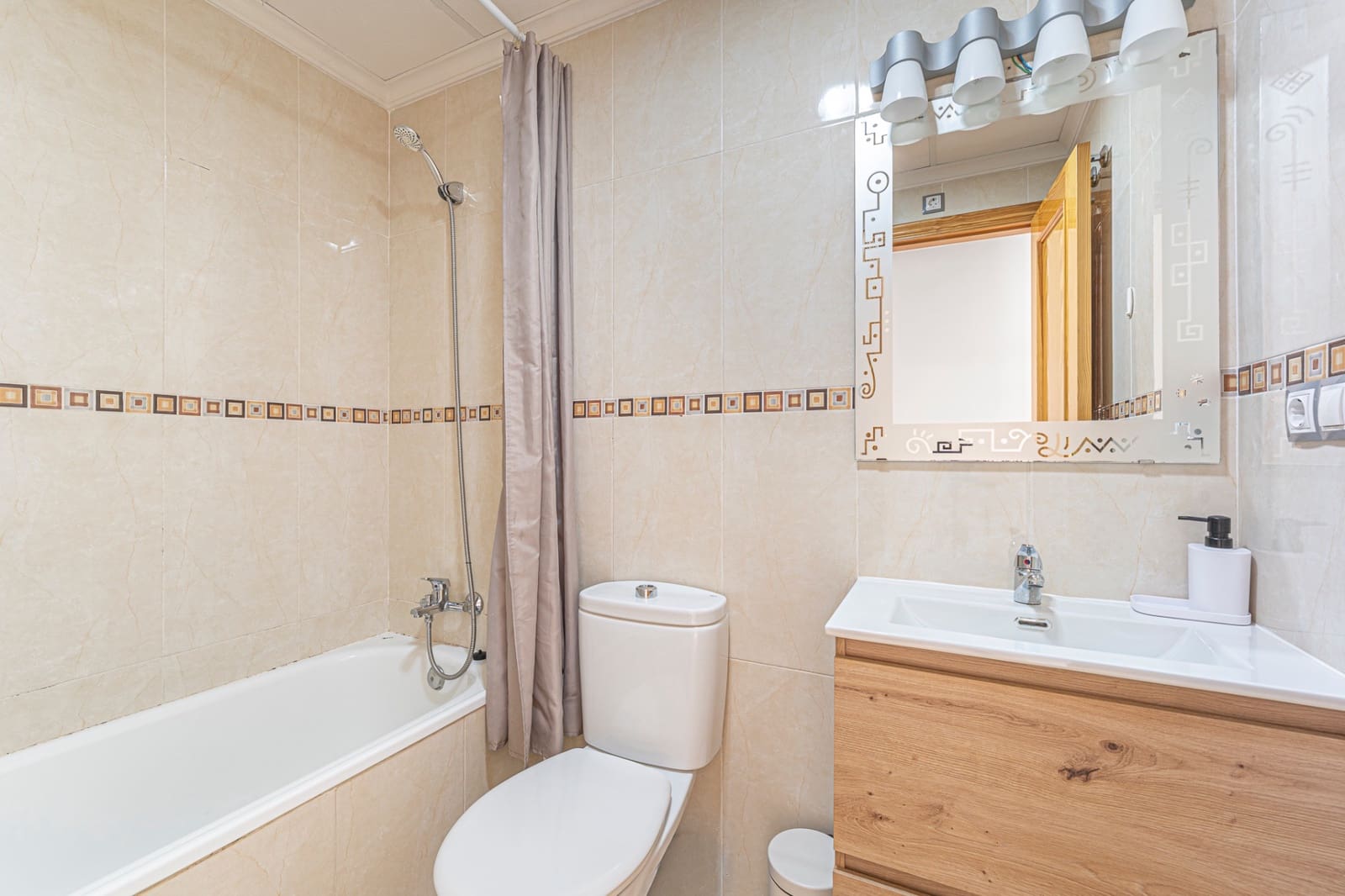 2 bedroom Apartment for sale in Rojales with pool garage - € 129,000 (Ref: 10023168)