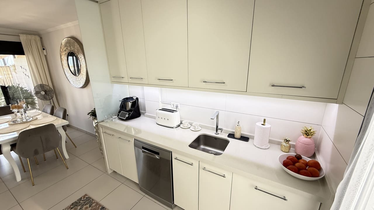 3 quarto Casa em Banda para venda em Cabo Roig com piscina garagem - 395 000 € (Ref: 10023455)