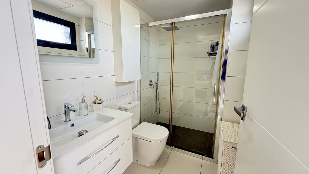 3 quarto Casa em Banda para venda em Cabo Roig com piscina garagem - 395 000 € (Ref: 10023455)