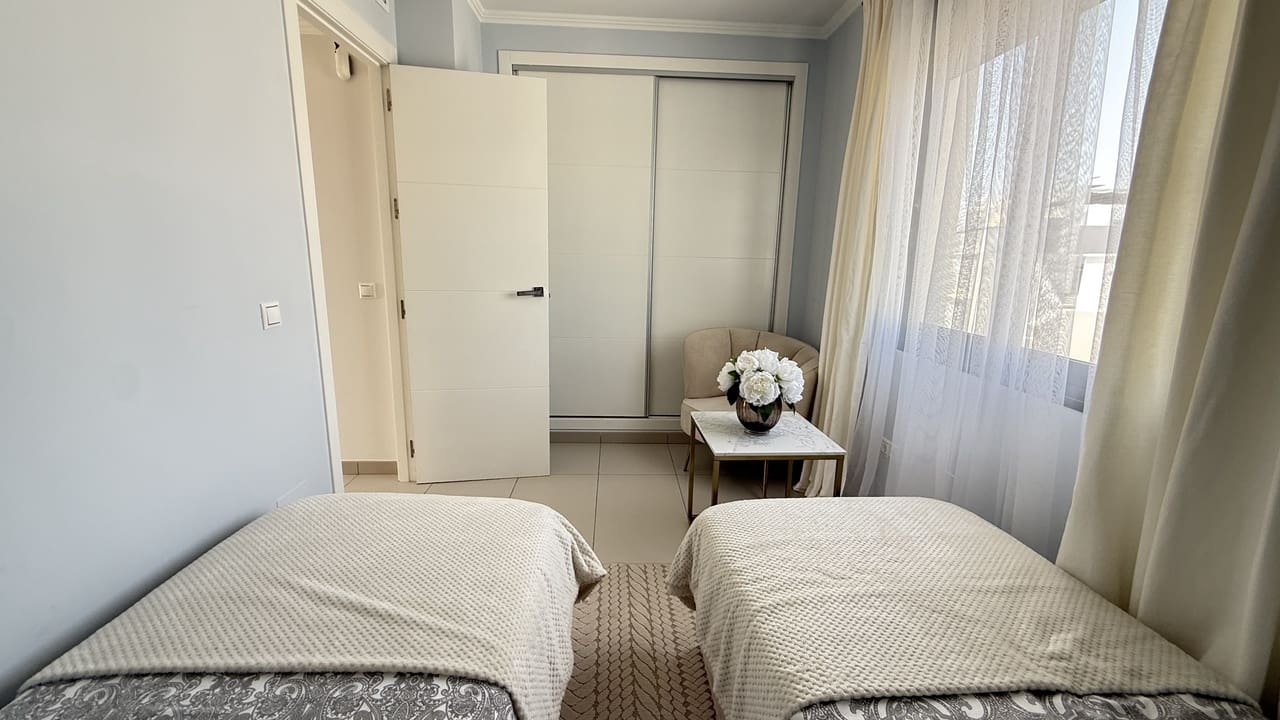 3 quarto Casa em Banda para venda em Cabo Roig com piscina garagem - 395 000 € (Ref: 10023455)