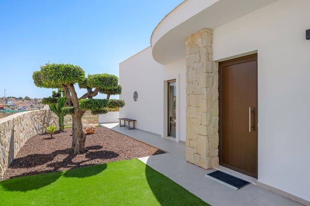 3 bedroom Villa for sale in La Marina, Elche / Elx with pool - € 595,000 (Ref: 10026296)