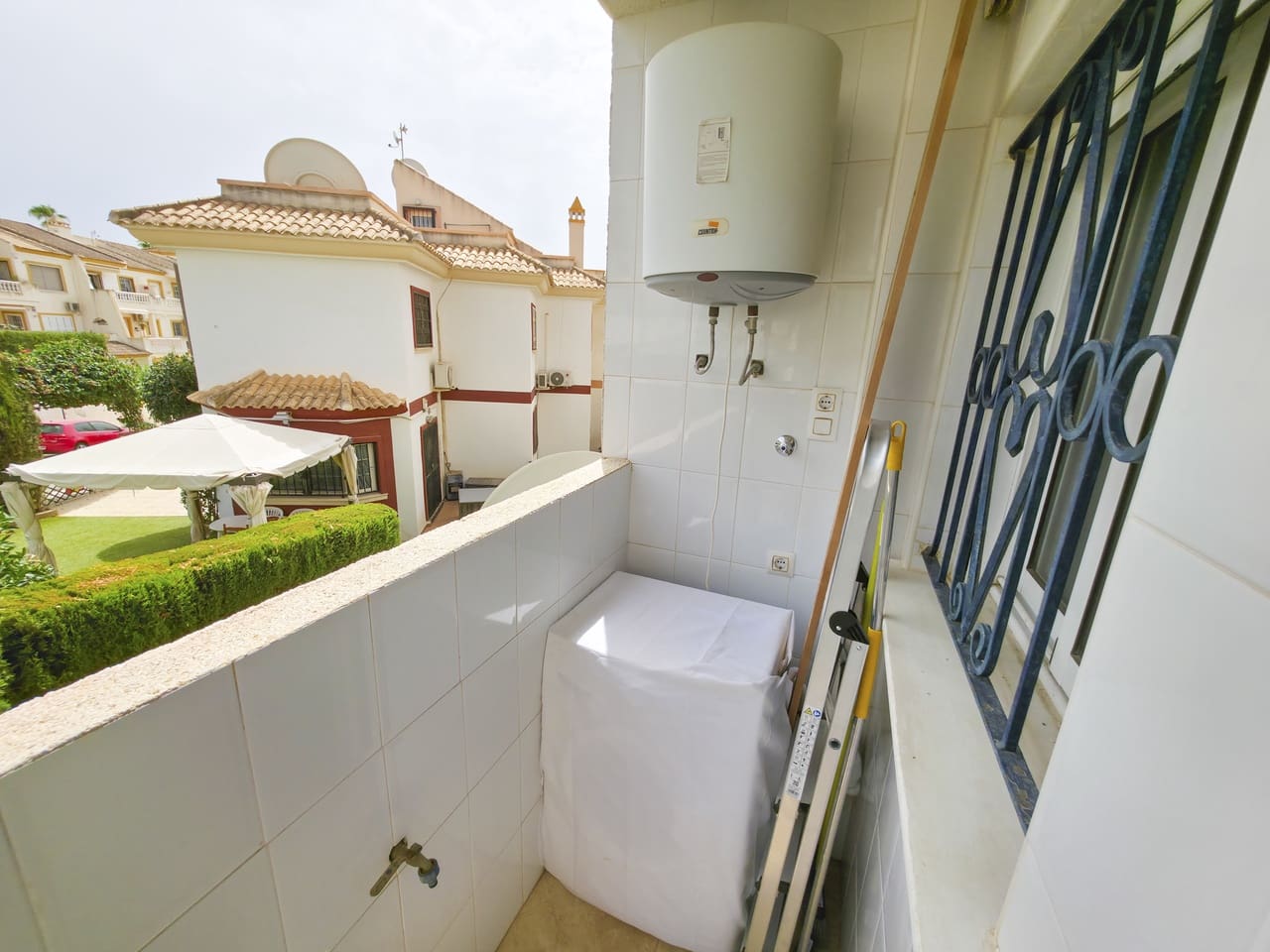 2 soveværelse Lejlighed til salg i Villamartin med swimmingpool - € 134.950 (Ref: 10033201)