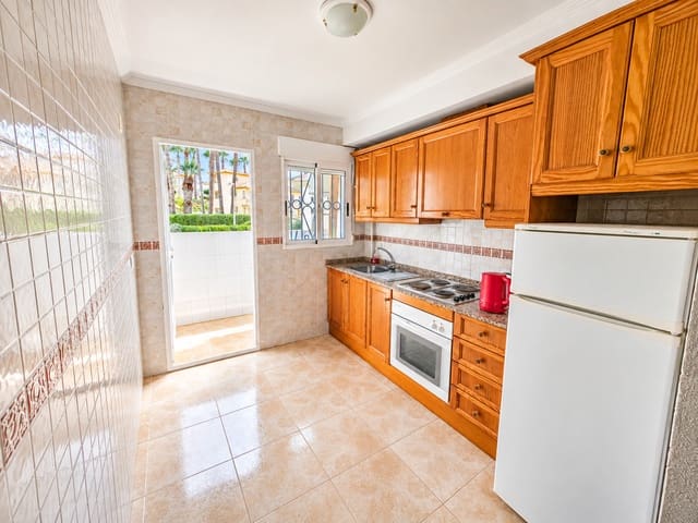 Apartamento de 2 habitaciones en Villamartin, Orihuela en venta con piscina - 134.950 € (Ref: 10033201)