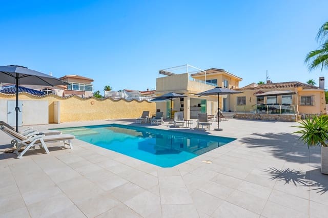 3 quarto Moradia para venda em Ciudad Quesada, Rojales com piscina garagem - 575 000 € (Ref: 10033271)