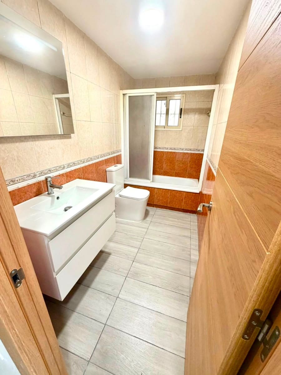 2 sypialnia Apartament na sprzedaż w Torrevieja - 145 000 € (Ref: 10037598)