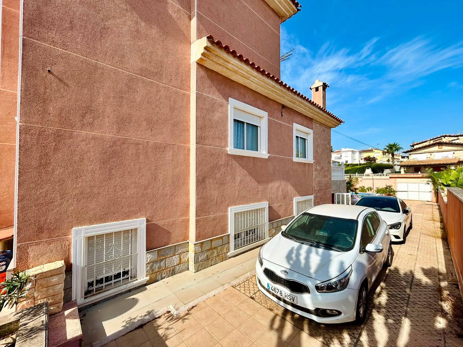 2 bedroom Villa for sale in Orihuela with pool - € 699,990 (Ref: 10037600)